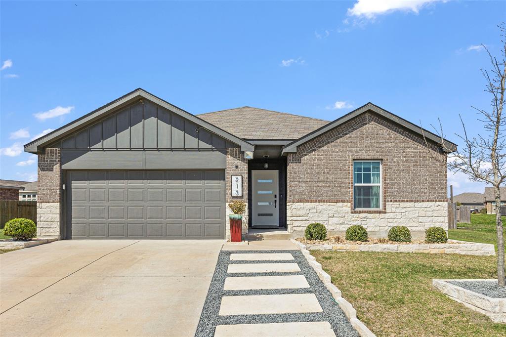 ABOR-8975258, 213 Pearland ST